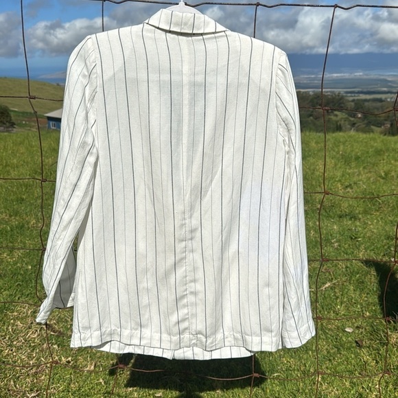 Forever 21 Striped Linen Blazzer Costal Small - Picture 3 of 5